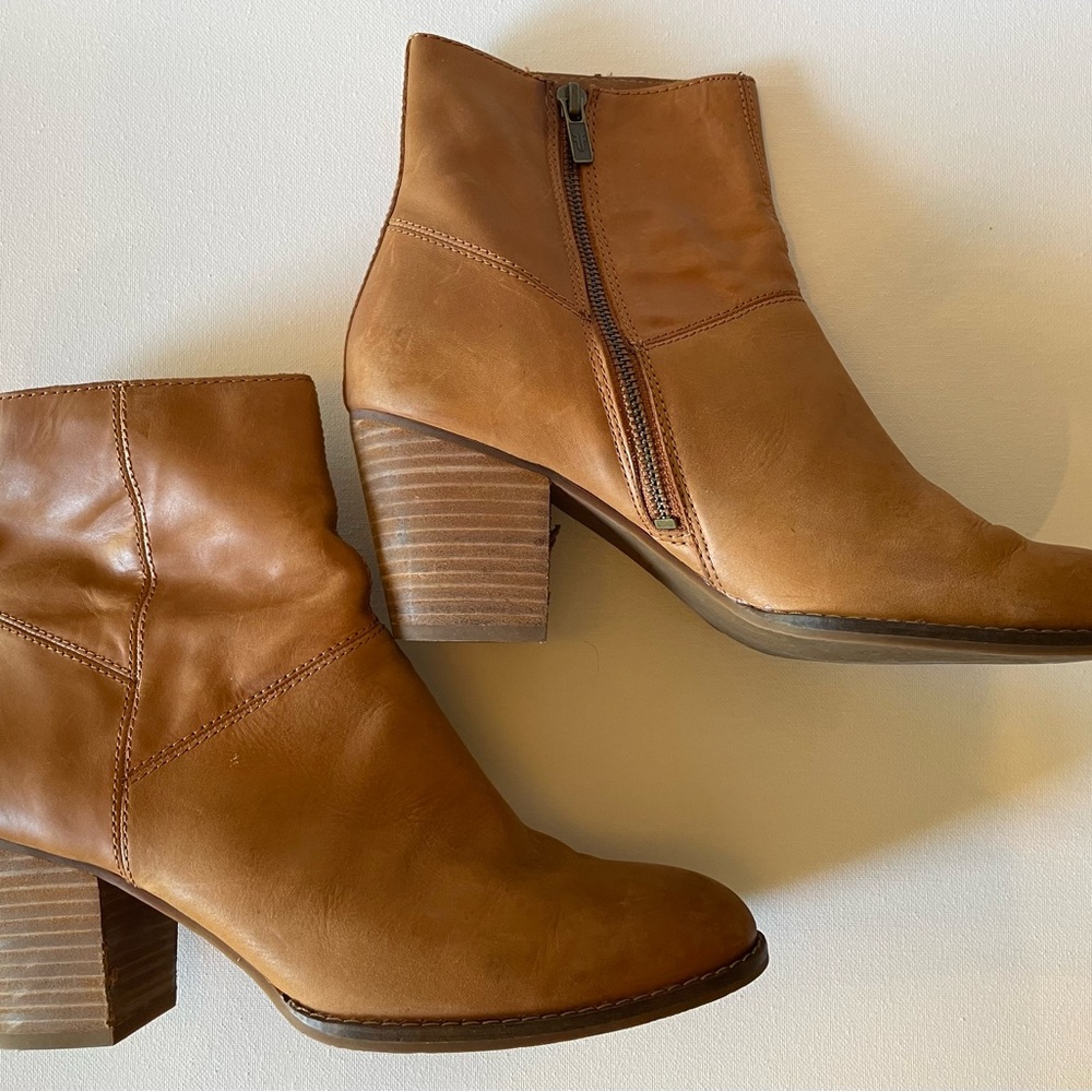 Frye Leather Boots - 3 inch heel
Cognac Tan Leather 10M